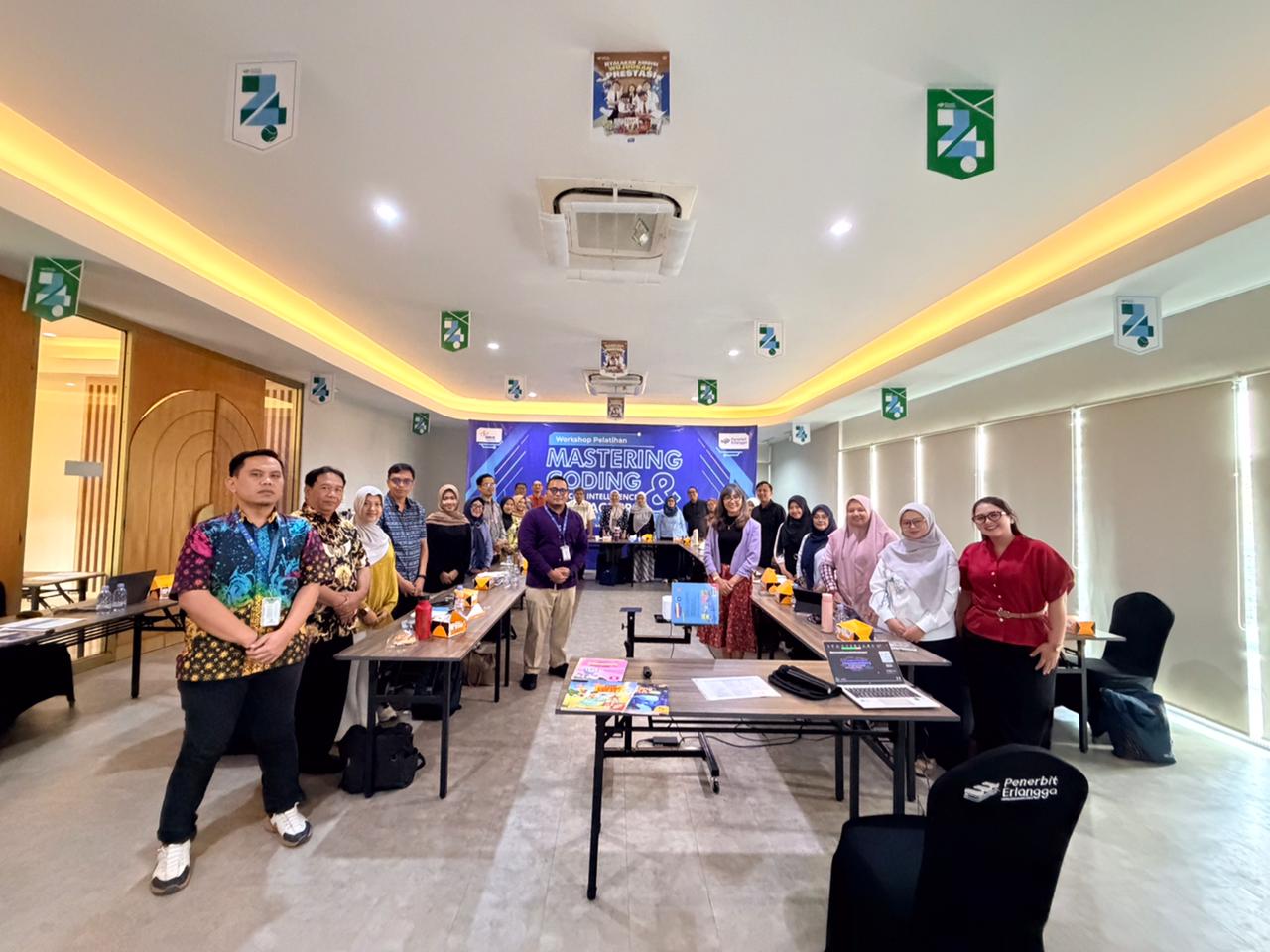 Mendorong Kompetensi Guru di Era Coding dan AI Bersama Erlangga