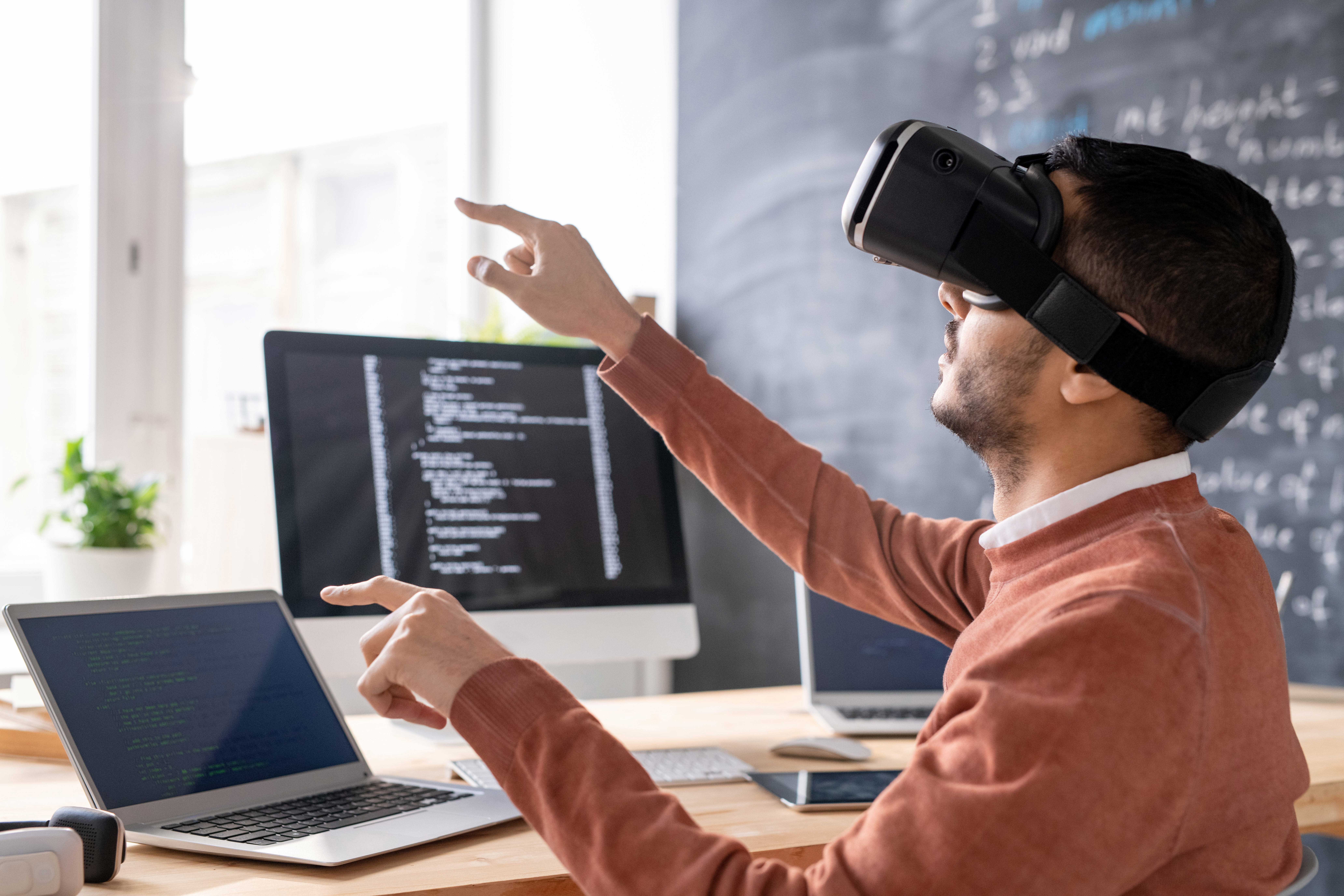 Bukan Cuma AI: 3 Technology Skills Ini Diprediksi Paling Dicari Hingga 2030